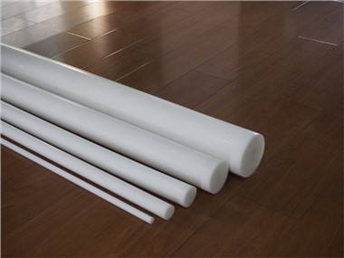 ¿Cuál es el ángulo máximo de flexión de Pom Rod?