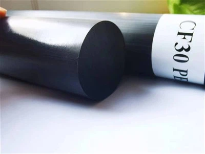 ¿Cuál es la permeabilidad magnética de Peek Rod Natural?